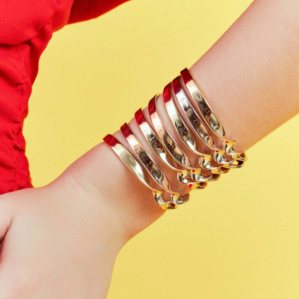 Bracelete Trama